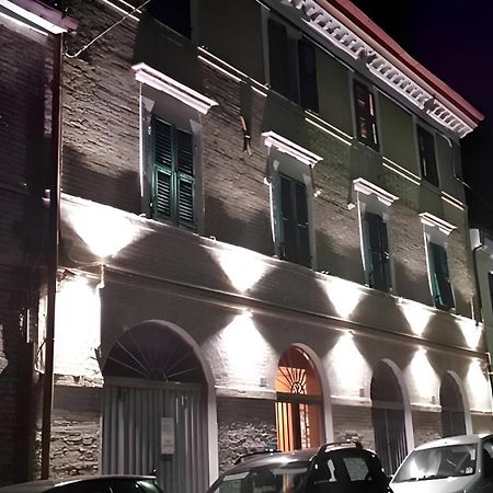 Monolocali Da Vinci Hotel Falconara Marittima Luaran gambar