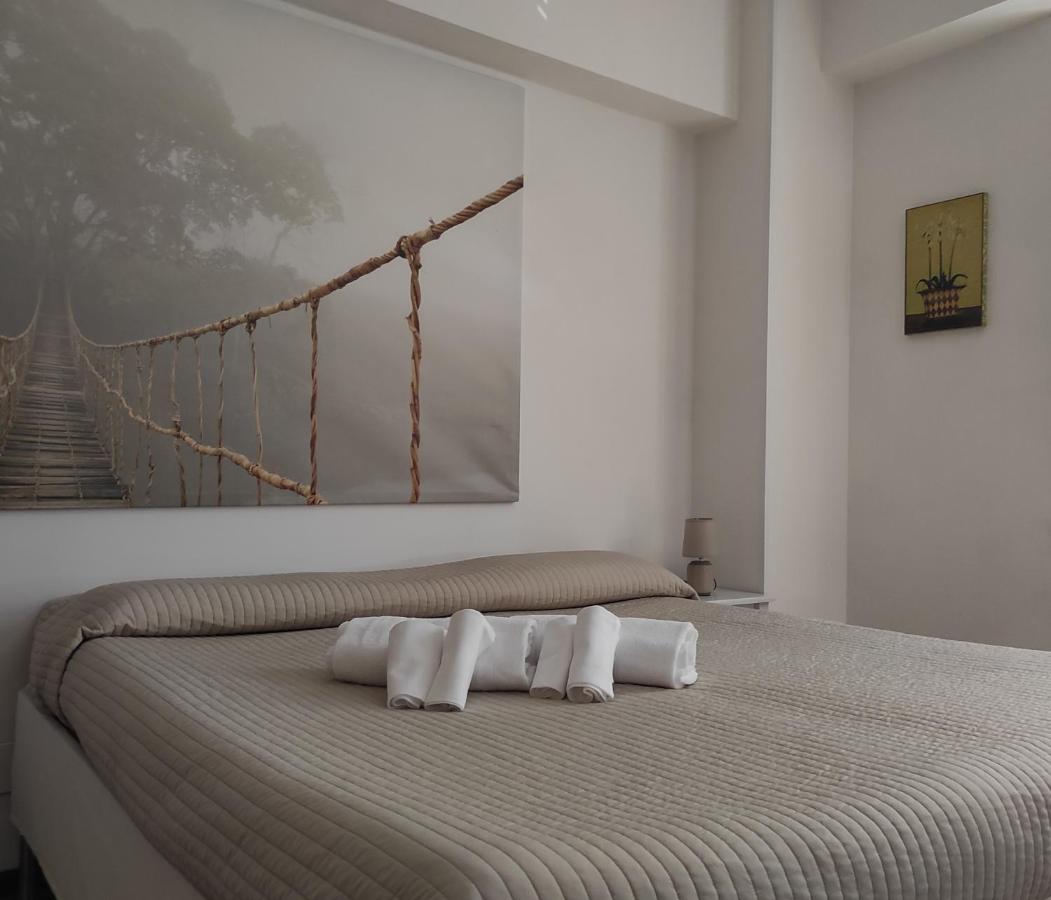 Monolocali Da Vinci Hotel Falconara Marittima Luaran gambar