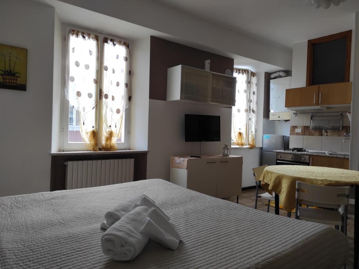 Monolocali Da Vinci Hotel Falconara Marittima Luaran gambar