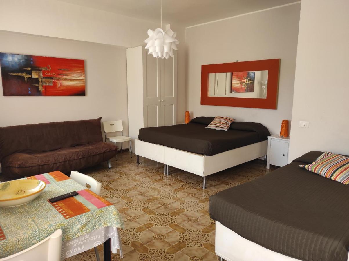 Monolocali Da Vinci Hotel Falconara Marittima Luaran gambar