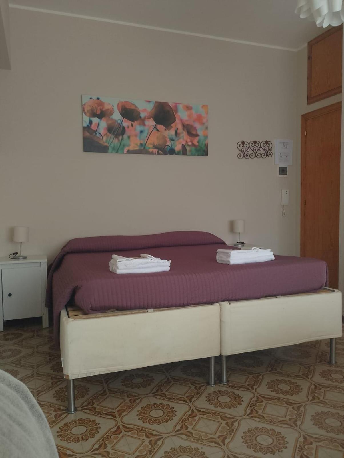 Monolocali Da Vinci Hotel Falconara Marittima Luaran gambar